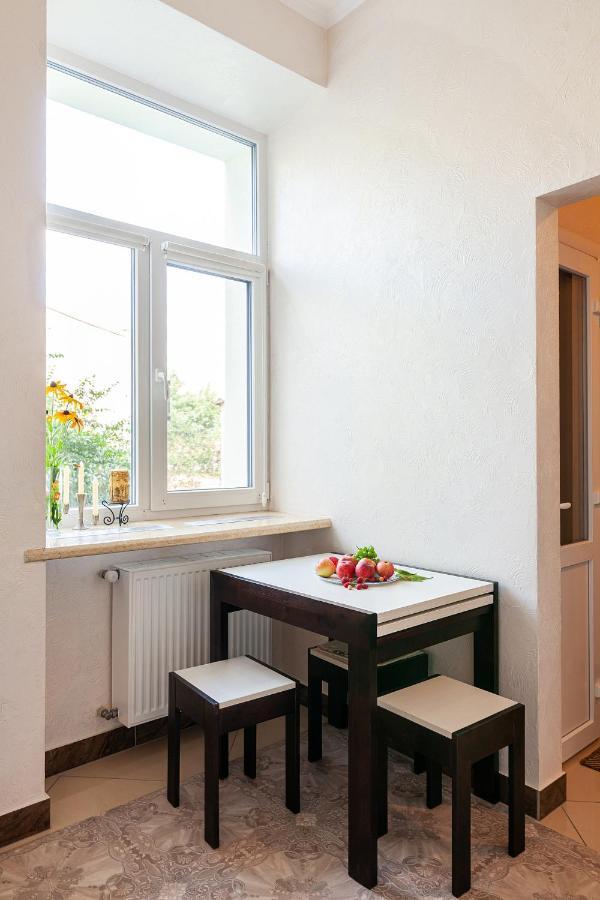 Apartment On Tamanska - Вулиця Дарії Гусяк Lviv Eksteriør billede